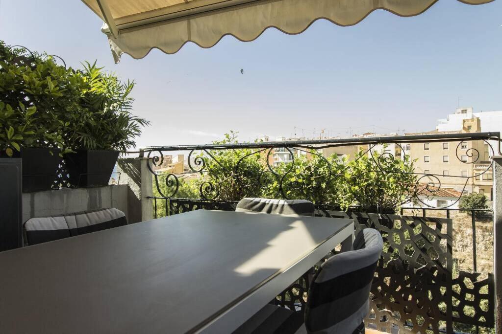 Preciosa Casa En Vilajoyosa Con Vistas Al Mar En Las Casas Colgantes Del Casco Antiguo Villajoyosa Luaran gambar