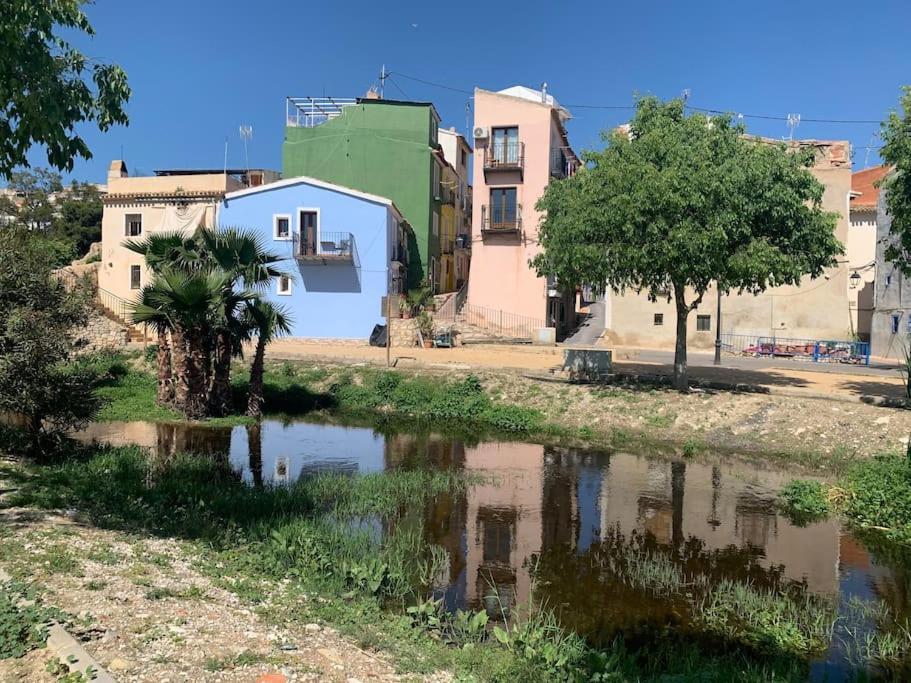 Preciosa Casa En Vilajoyosa Con Vistas Al Mar En Las Casas Colgantes Del Casco Antiguo Villajoyosa Luaran gambar