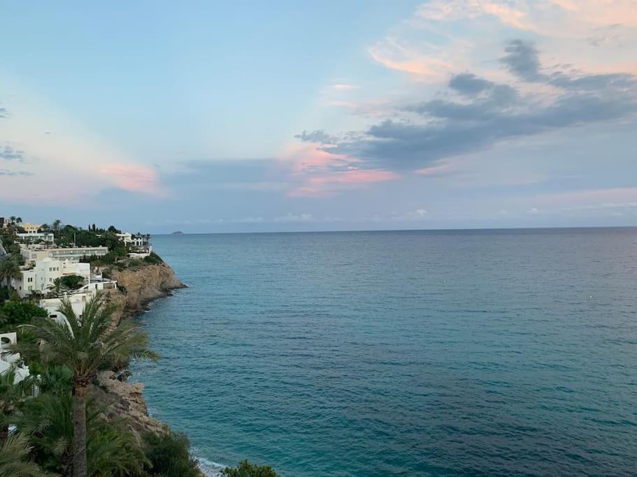 Preciosa Casa En Vilajoyosa Con Vistas Al Mar En Las Casas Colgantes Del Casco Antiguo Villajoyosa Luaran gambar